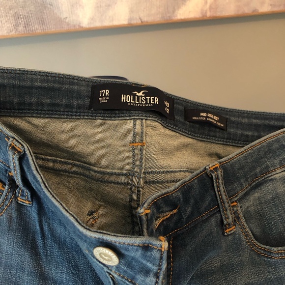 Hollister 33W 32L (17R) mid rise boot cut jeans - Picture 2 of 4